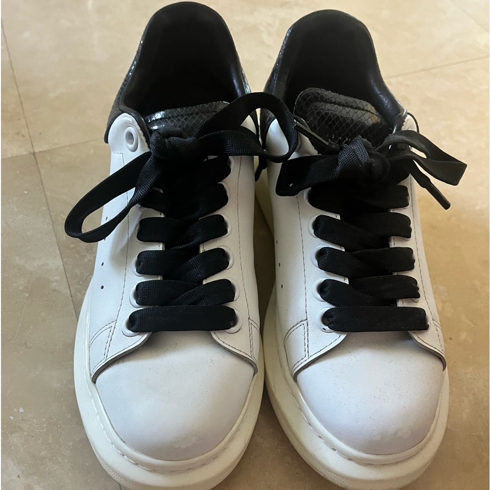 Classic Alexander McQueen Chunky Sole sneakers 37